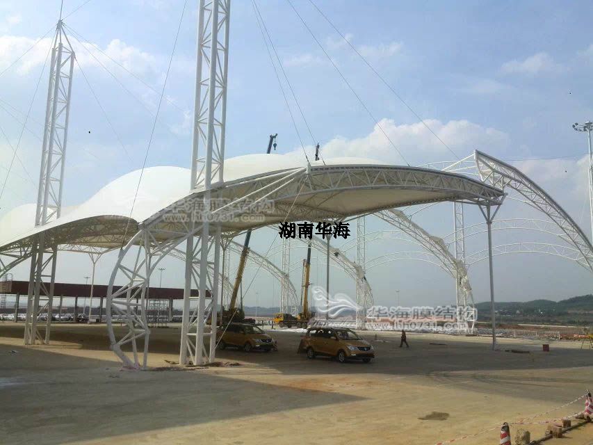 風(fēng)雨操場(chǎng)